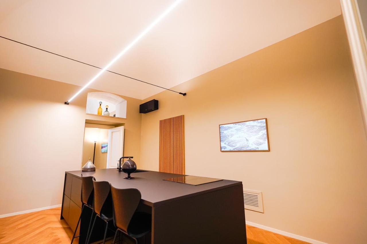 Meh Luxury Apartment City Centre Bari Exterior photo